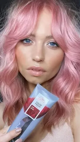 ai character: Madelyn background