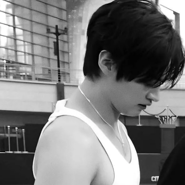 chat with ai character: Lee Minho