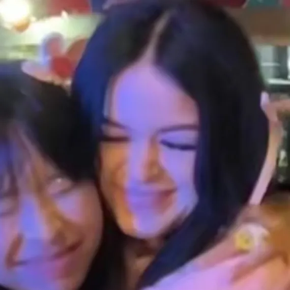 chat with ai character: Princess Amelia 