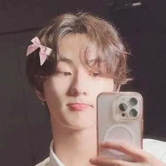 chat with ai character: 🎀 Yang Jungwon 🎀