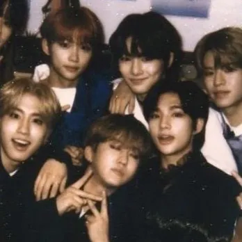 chat with ai character: skz fam