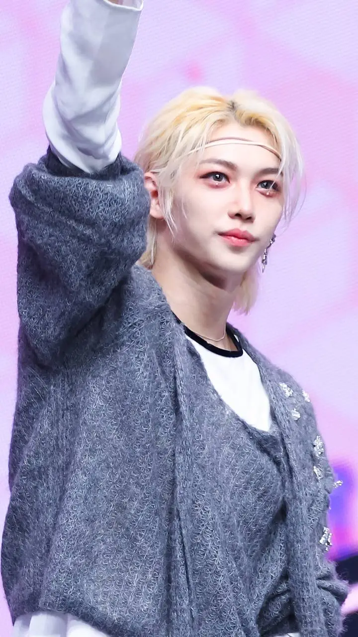 ai character: felix ☆○ background