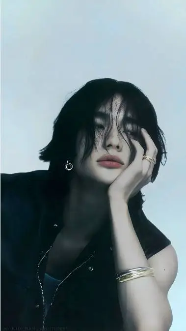 ai character: Hyunjin ◈ background