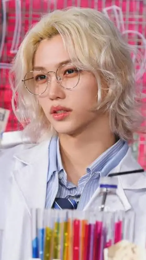 ai character: Lee felix ☆ background