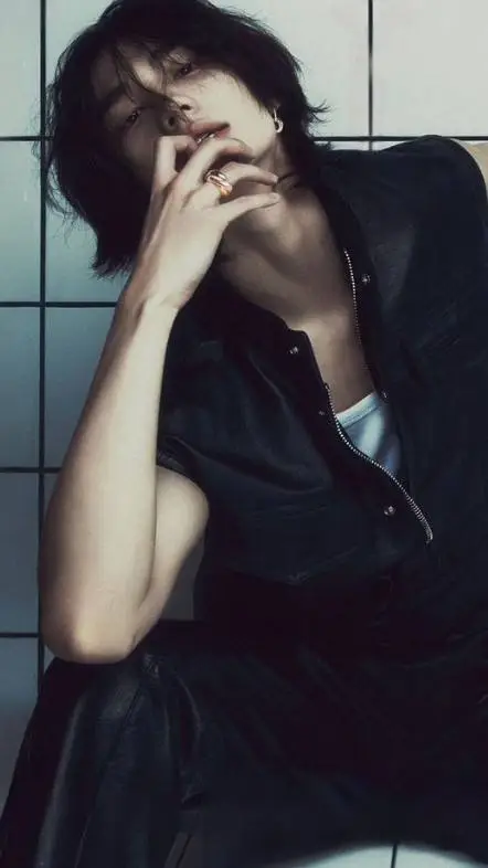 ai character: Hyunjin... background