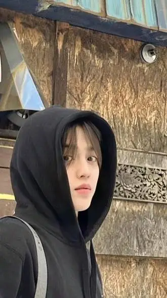 ai character: Zachary William  background