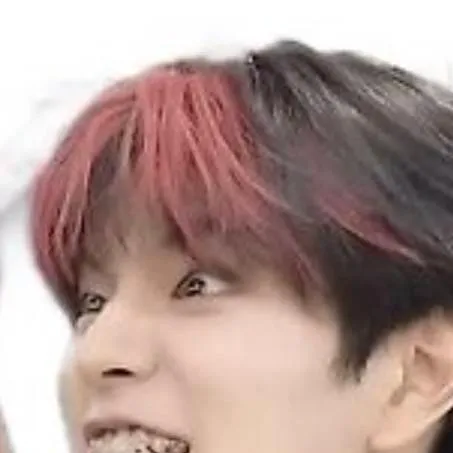 chat with ai character: straykids school 