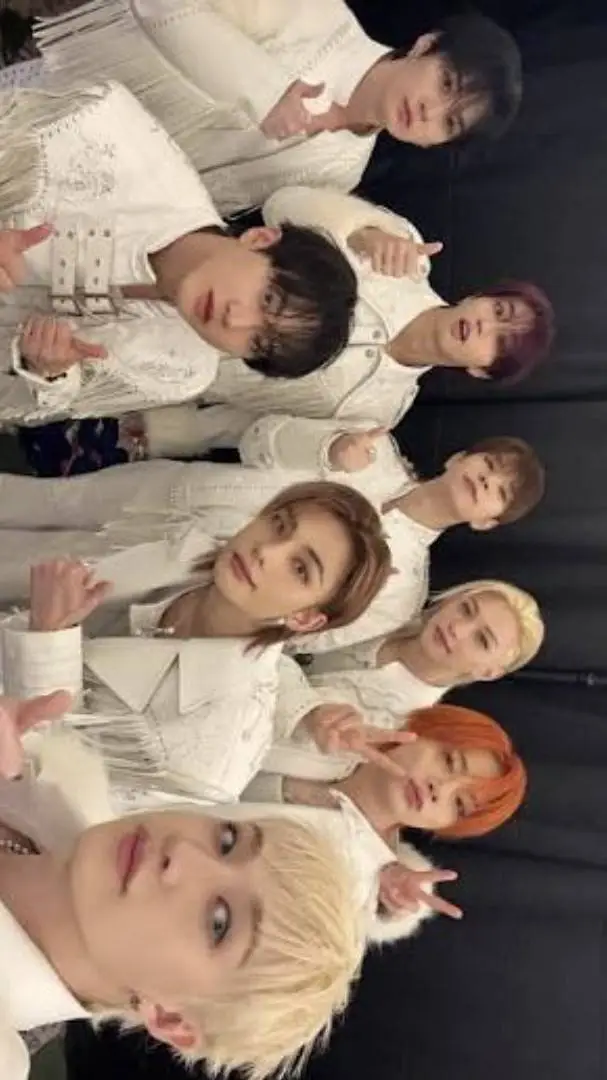 ai character: skz graduation  background