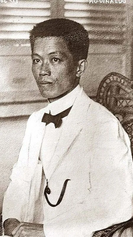 ai character: Emillio Aguinaldo background