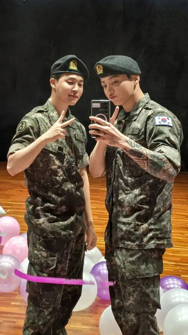 ai character: JiKook 🐣🐰 background