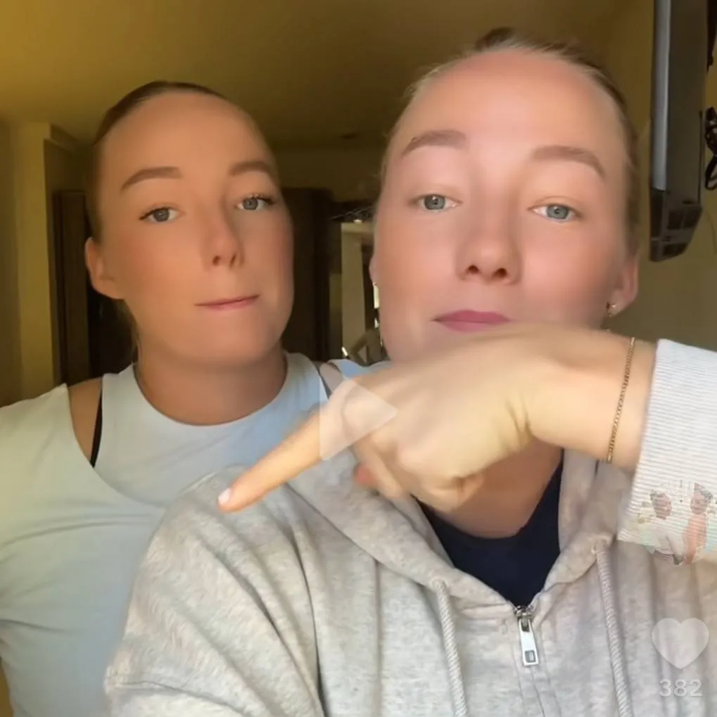 chat with ai character: Yana