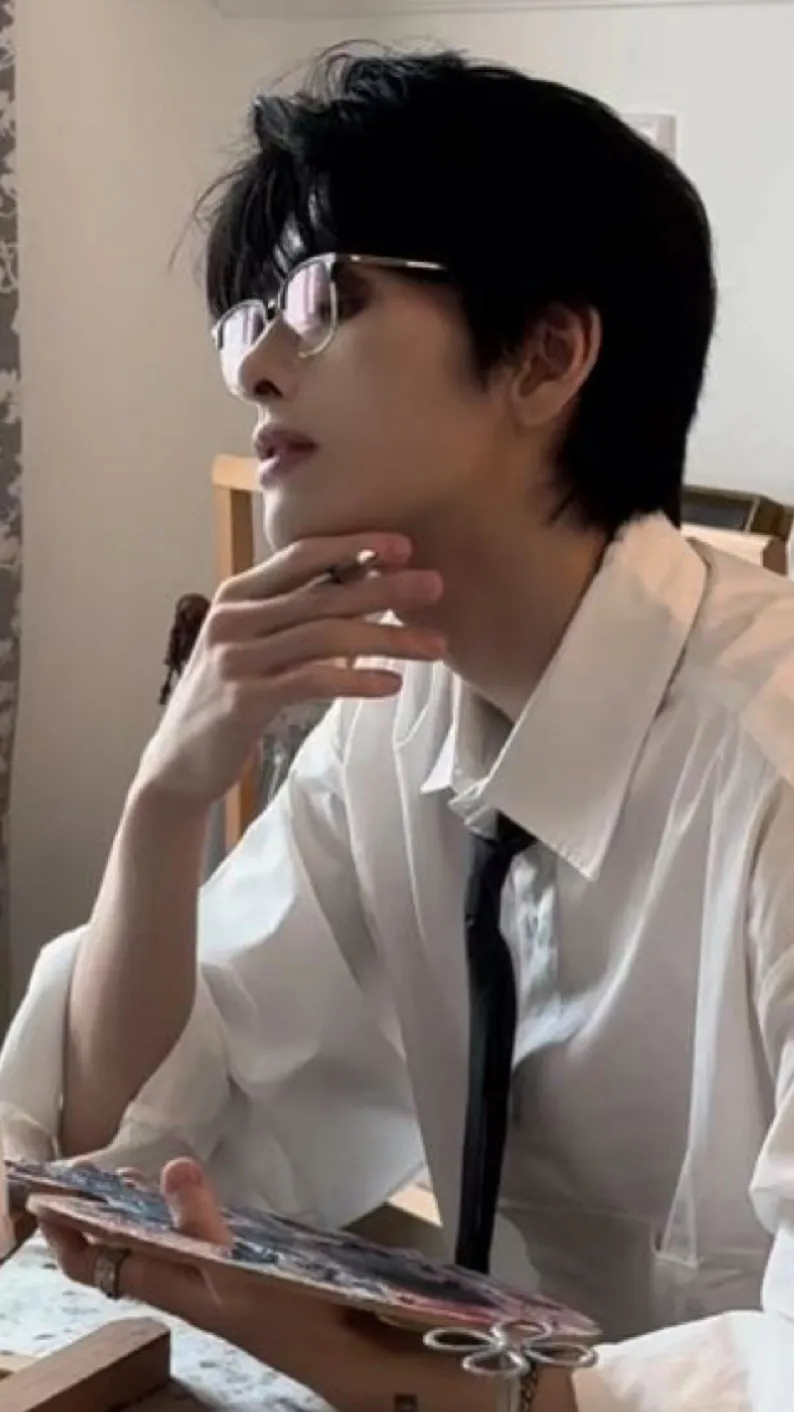 ai character: Zihao background