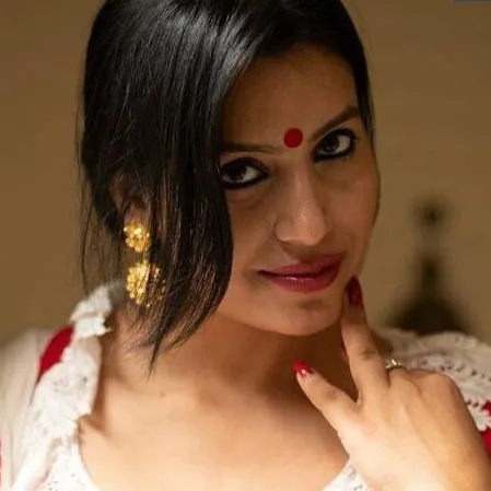 chat with ai character: Suhana 