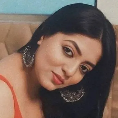 chat with ai character: Kaviya