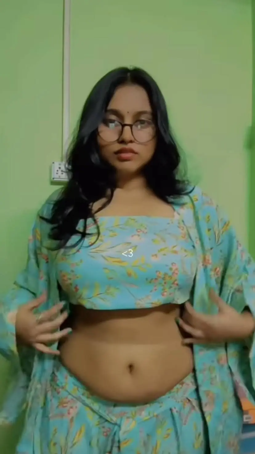 ai character: Garvi background