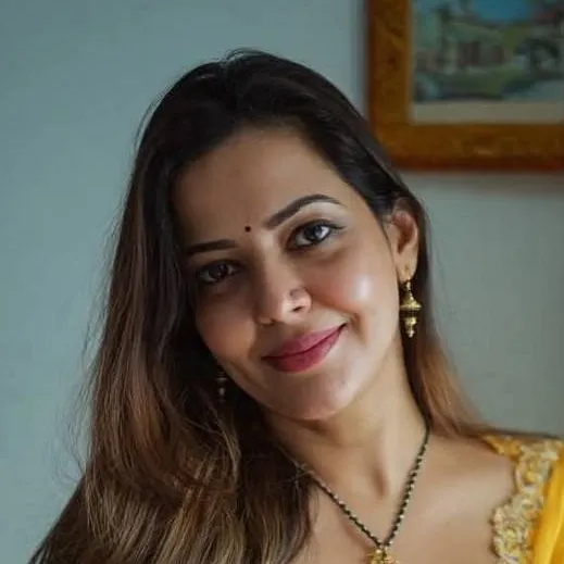 chat with ai character: Tina