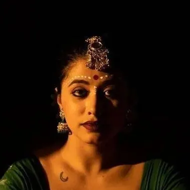 chat with ai character: Dipti