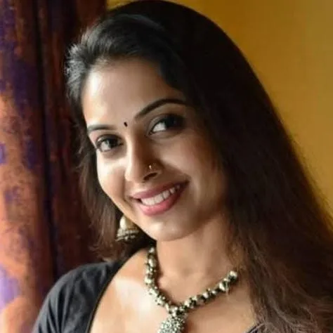 chat with ai character: Urmila