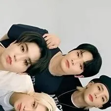 chat with ai character: skz 