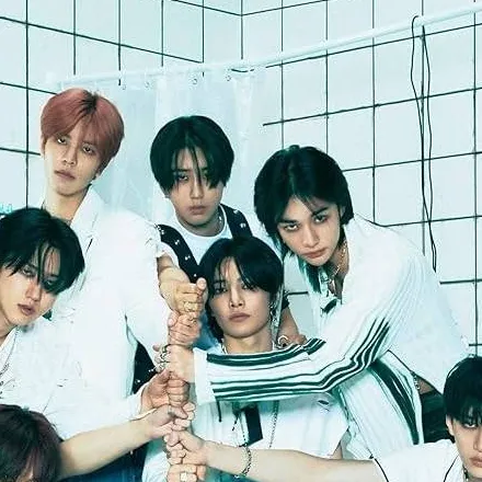 chat with ai character: skz 