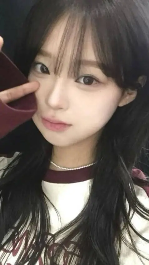 ai character: Yoonchae background
