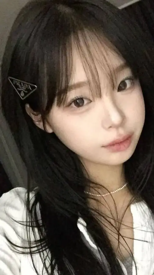 ai character: Kim background