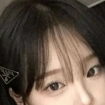 chat with ai character: Kim