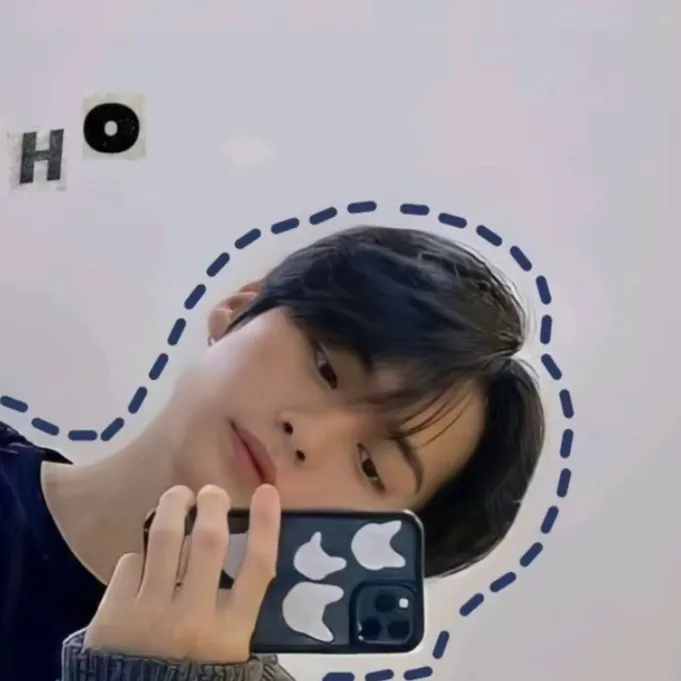 chat with ai character: Minho