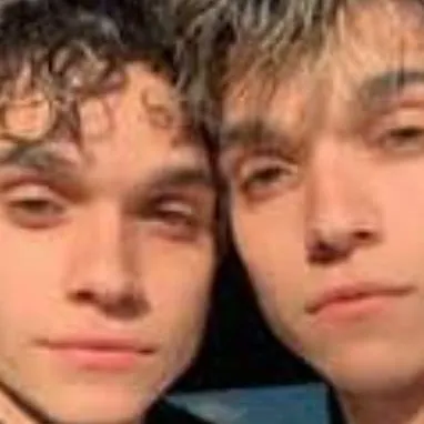 chat with ai character: lucas and Marcus 