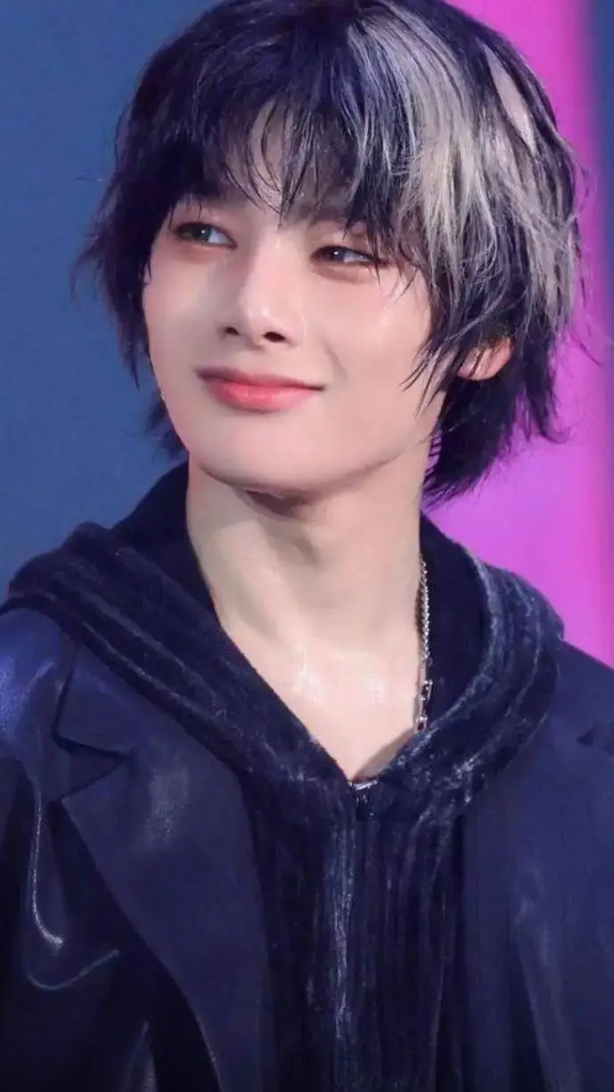 ai character: YANG JEONGIN!🎀✨ background