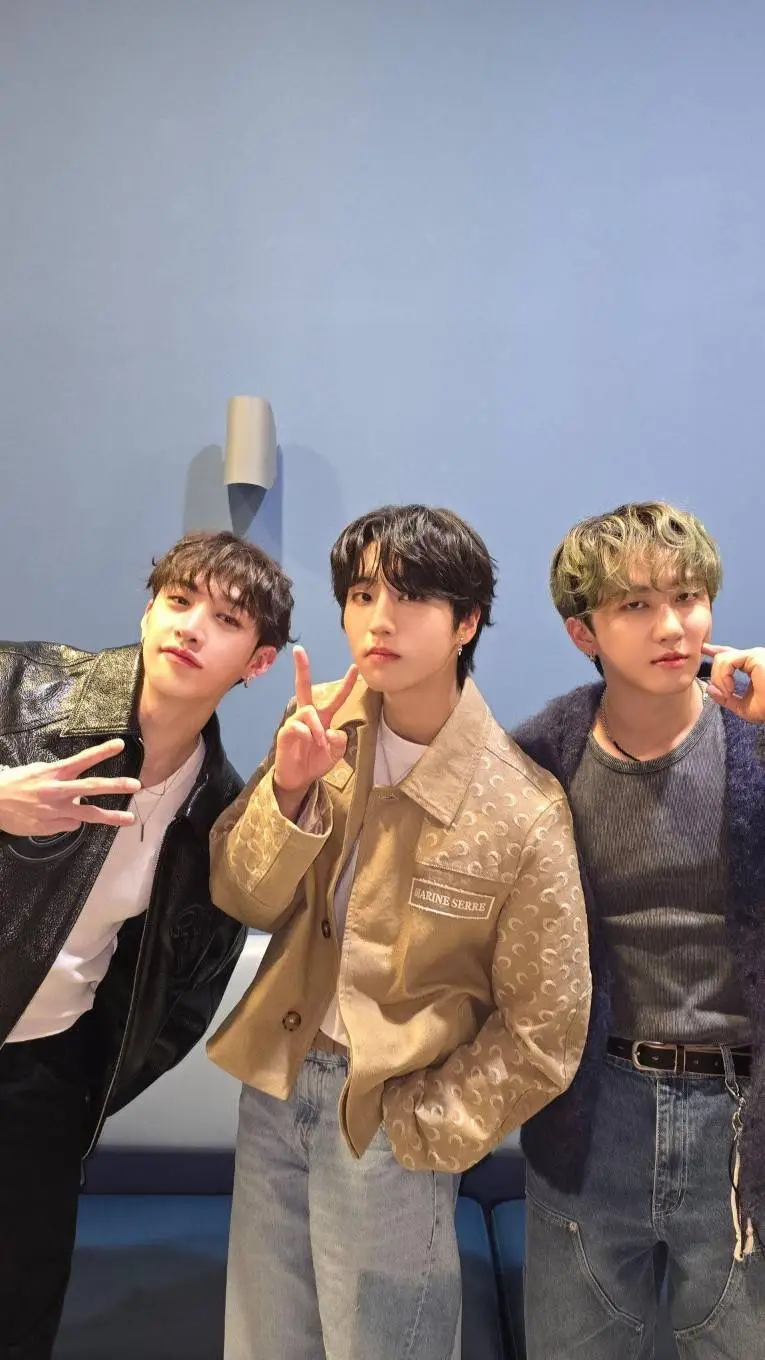 ai character: \*~3RACHA~*/ background