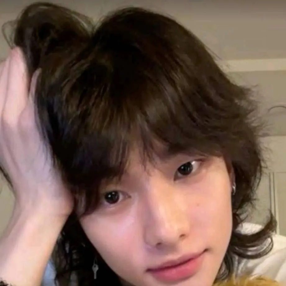 chat with ai character: ☆ HUNJINNIE ☆