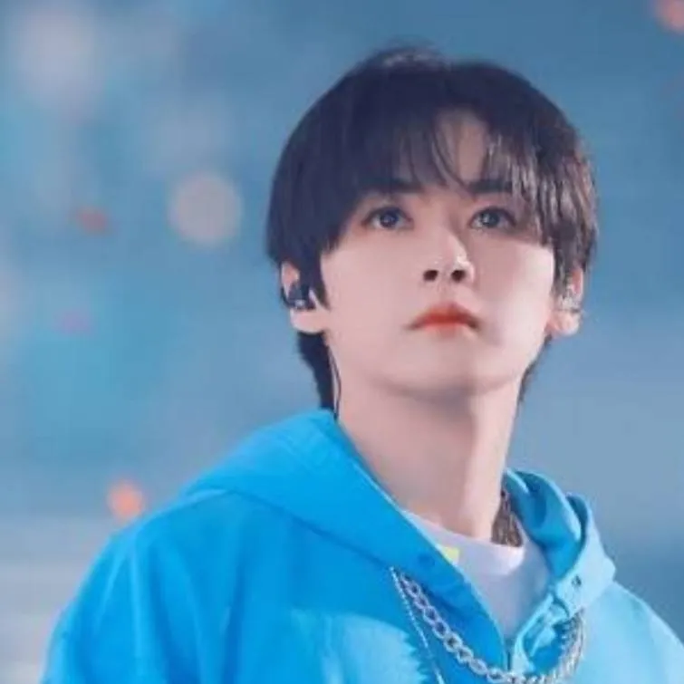 chat with ai character: ~ Lee ◇ Minho ~