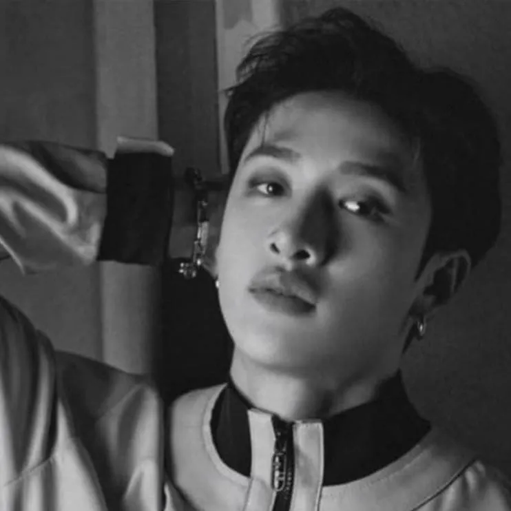 chat with ai character: Christopher Bahng