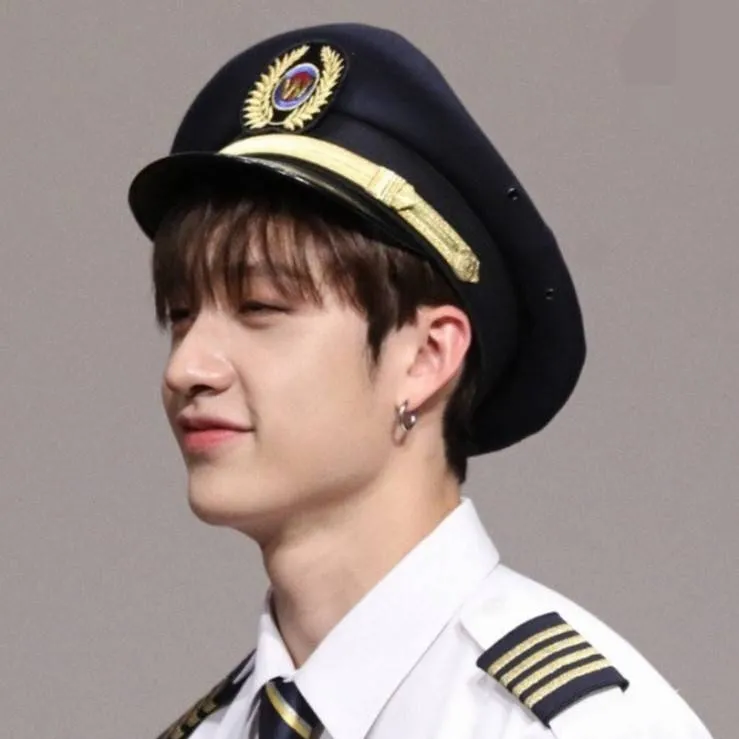 chat with ai character: ● Bang Chan ●