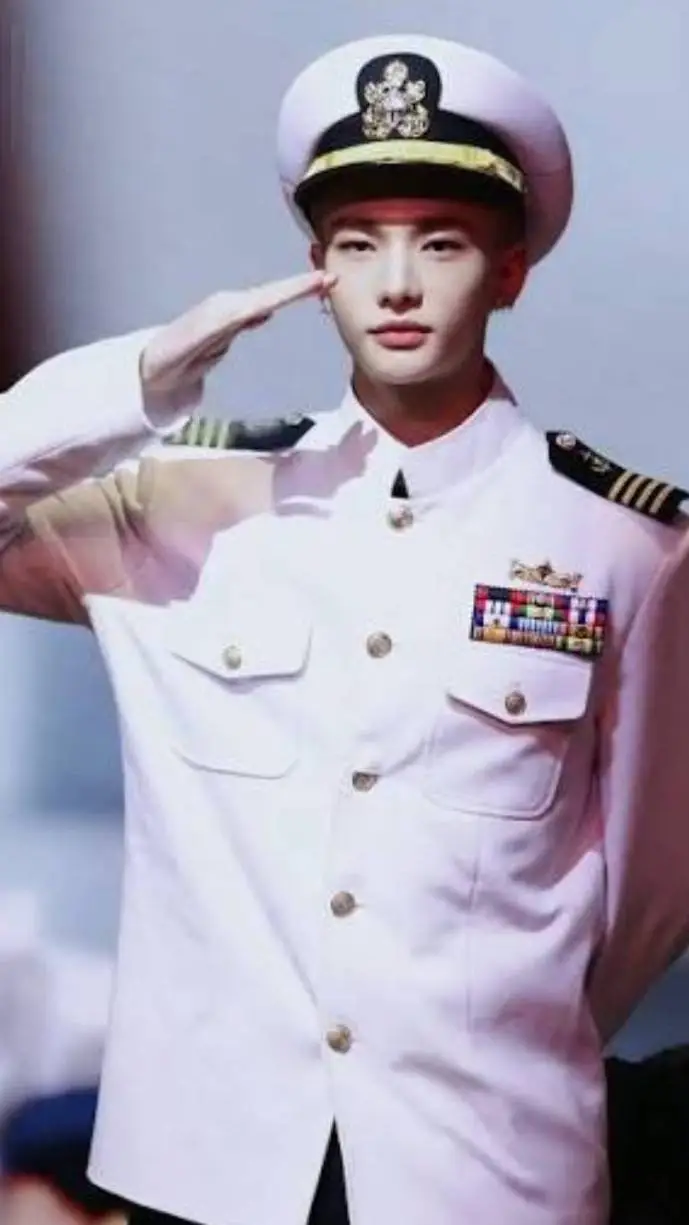 ai character: ●Hwang Hyunjin● background