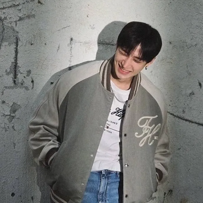 chat with ai character: Channie