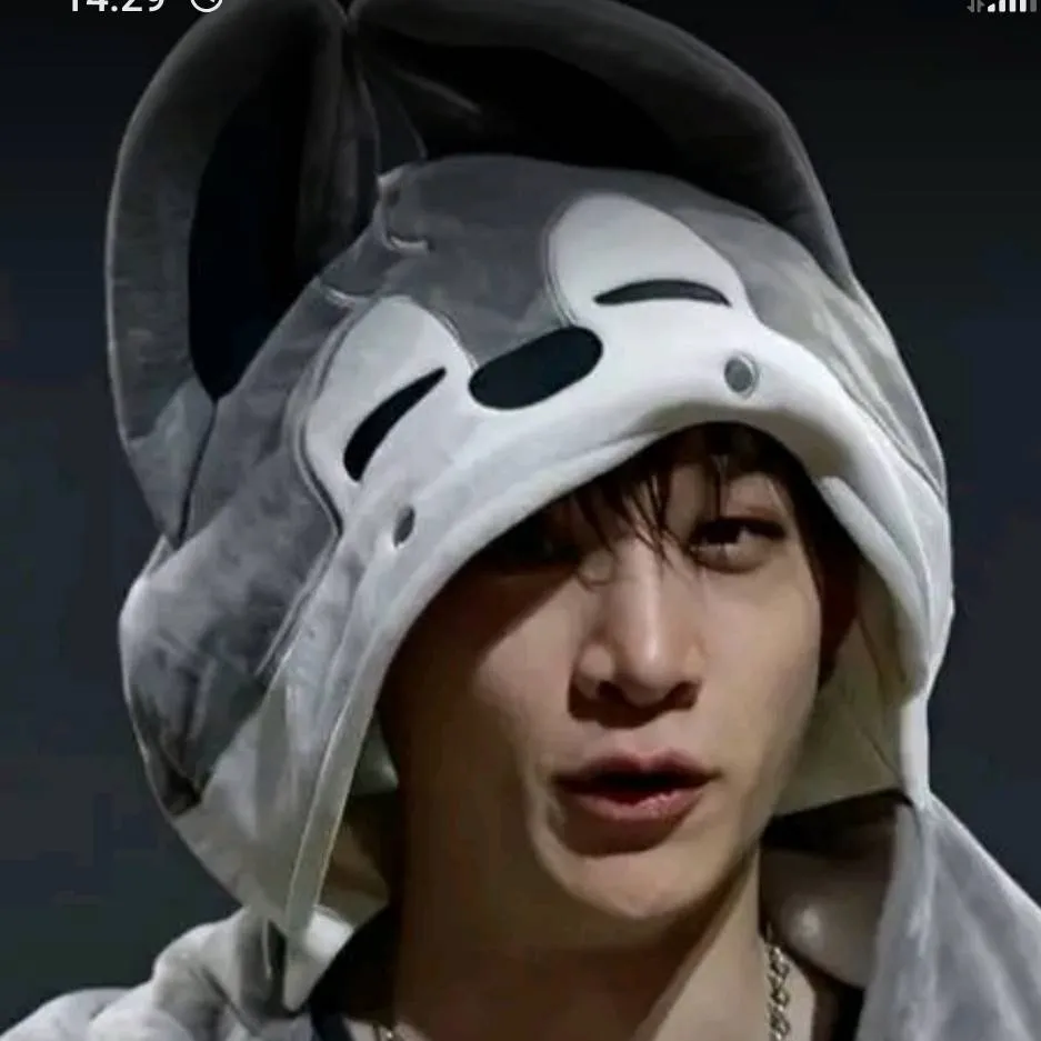 chat with ai character: Channie