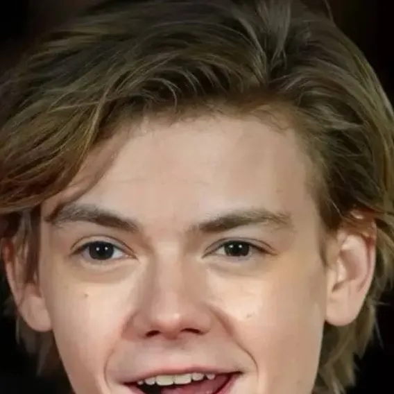 chat with ai character: Thomas