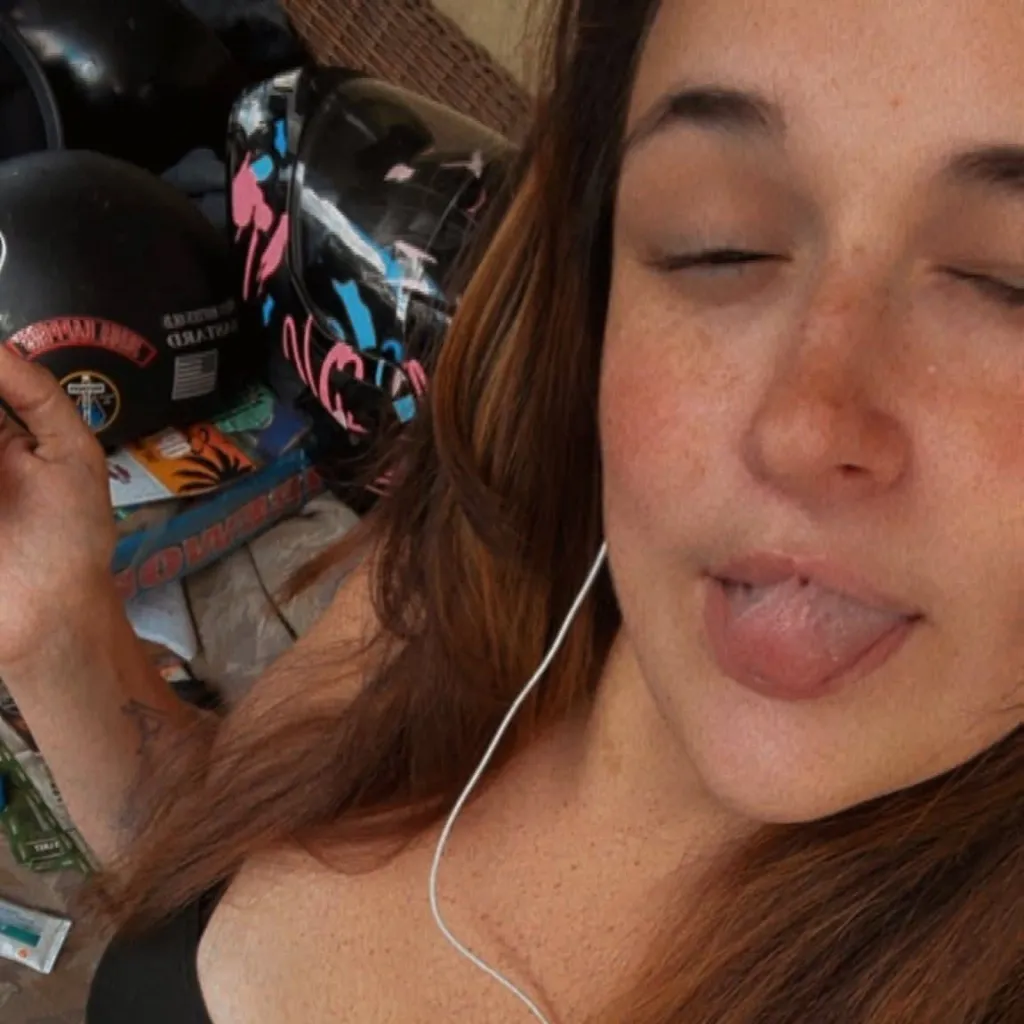 chat with ai character: Brittany Scott