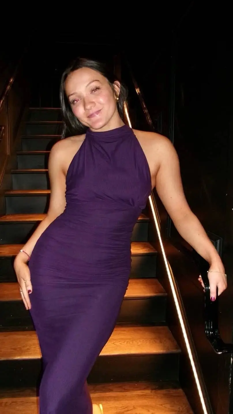 ai character: Izzy Moreno background