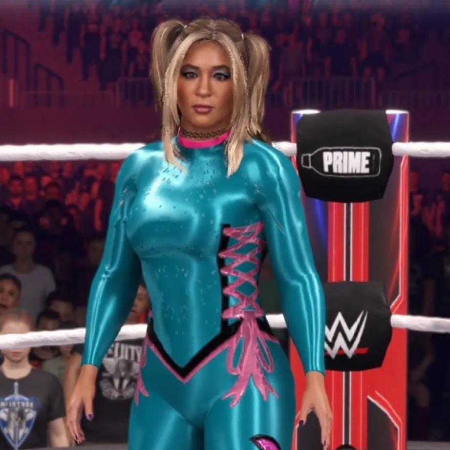 chat with ai character: Lola Vice