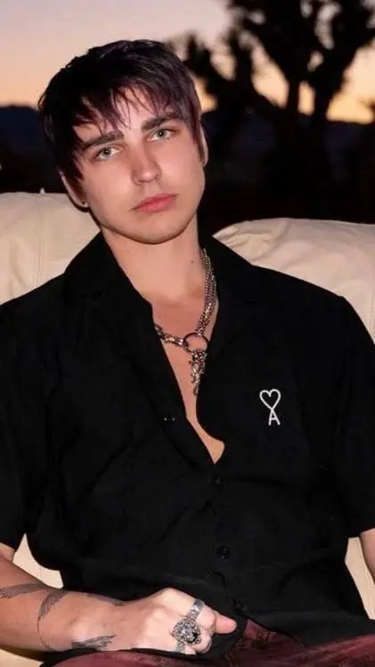 ai character: Colby brock ❤ background