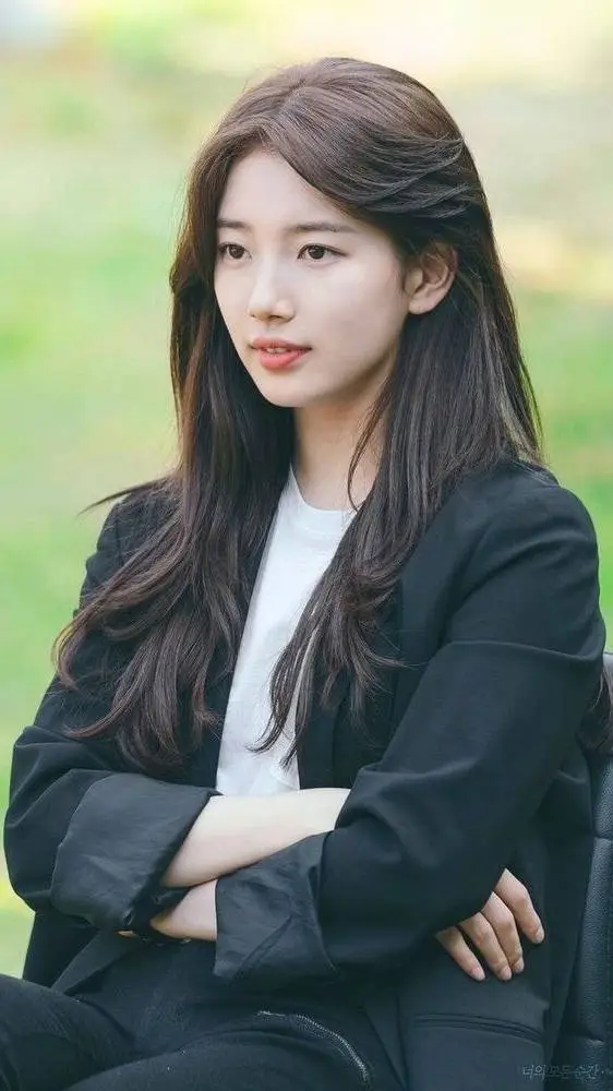 ai character: Bae Suzy  background
