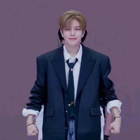 chat with ai character: •||Seungmin||•