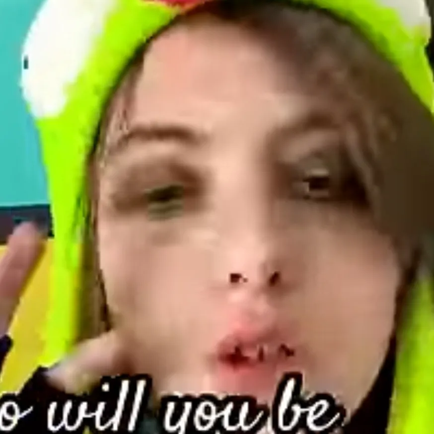 chat with ai character: Mushion paws (eve)