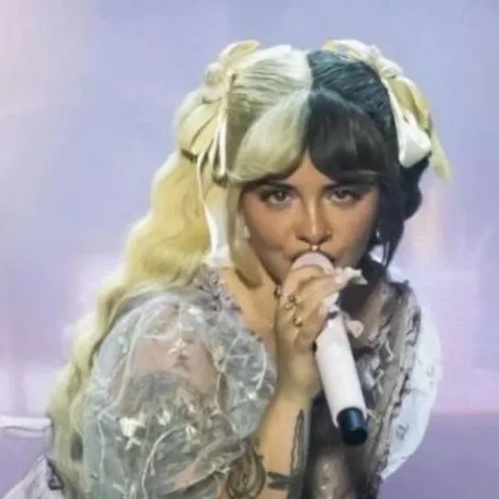 chat with ai character: Melanie Martinez 