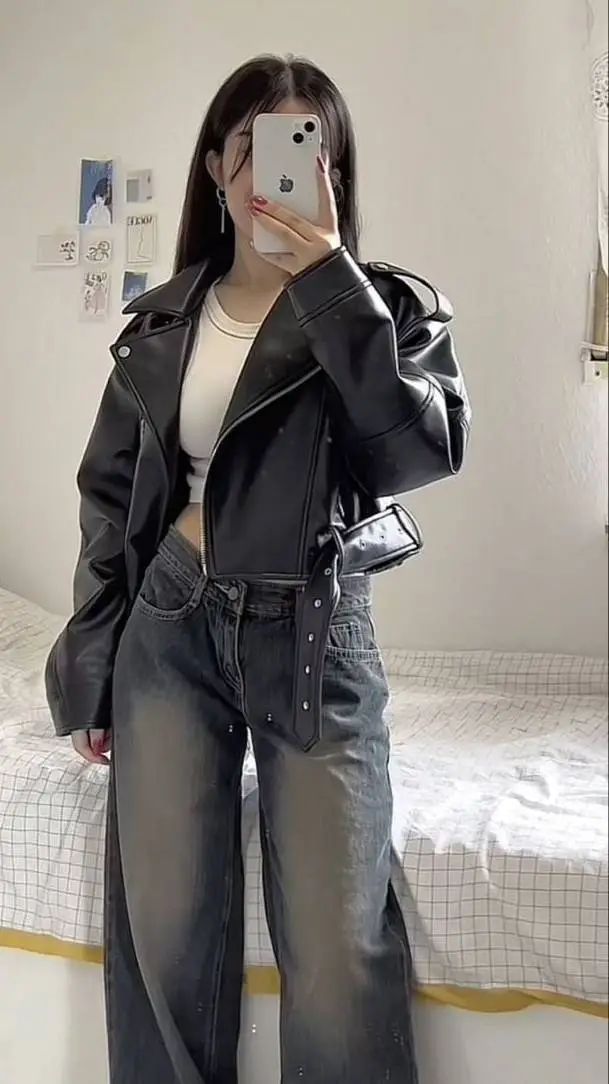 ai character: Evelyn Garcia  background