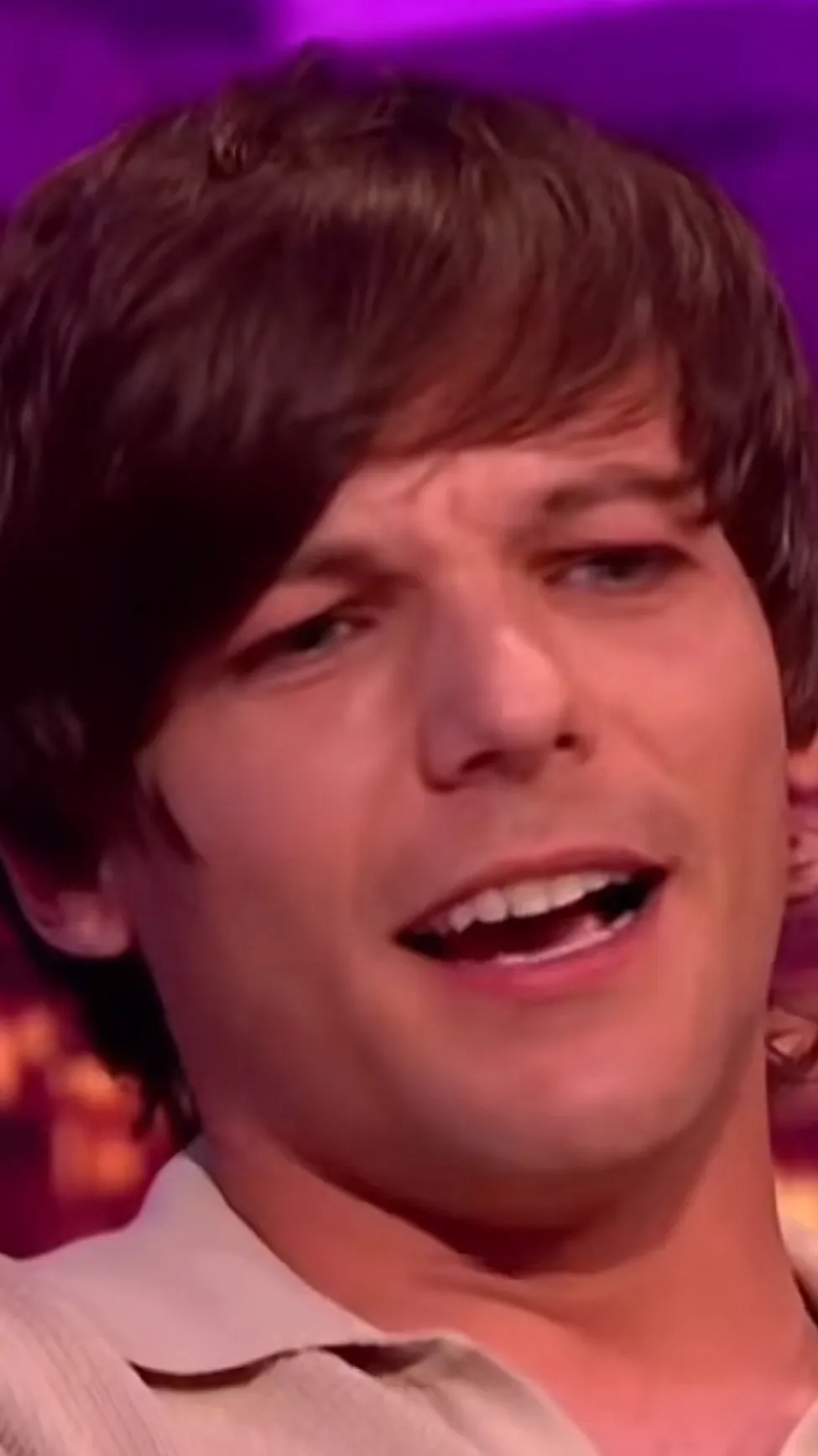 ai character: Louis Tomlinson   background