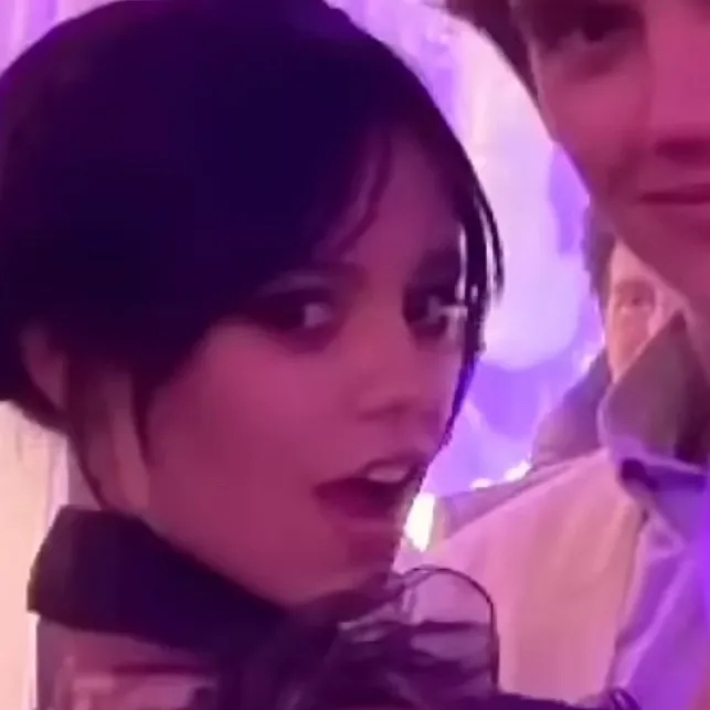 chat with ai character: Wednesday 